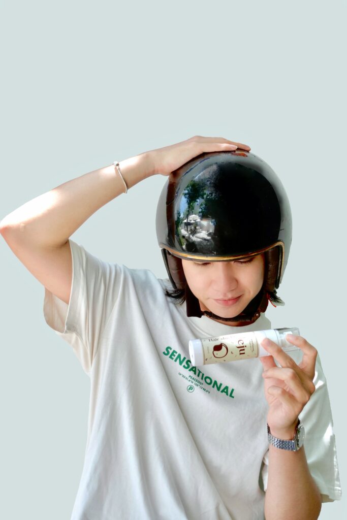 vệ sinh nón bảo hiểm với Jeju Hair Shield 4